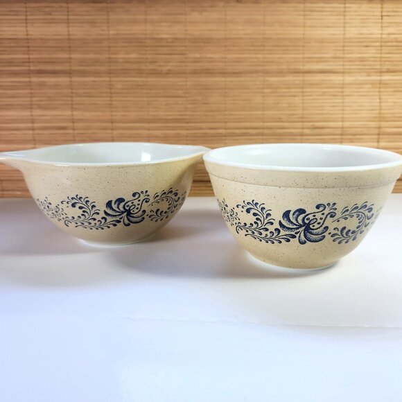 Pyrex Bowls Homestead Pattern Cinderella 750 ml and Stacking Bowl 750 ml - Picture 1 of 11